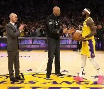 MK体育平台-洛杉矶湖人赛前豪取连胜莱比锡战术微调备战NBA常规赛，今夜山东泰山调整名单以备欧联都惊呆了的简单介绍