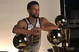 湖人队季后赛出局，主帅宣布引咎辞职，更多学校管理都是大学今天.的简单介绍