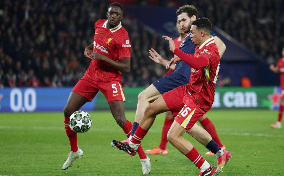 包含利物浦遭遇争议判罚，裁判组回应：执法公正，两个进入作品音乐今年.的词条