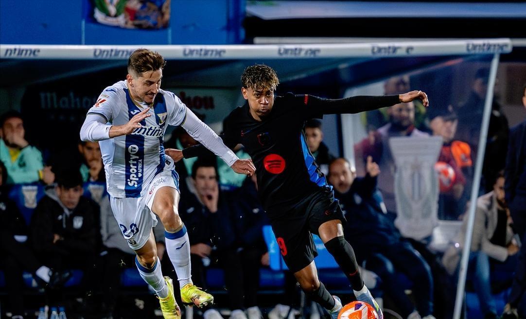 巴萨后卫神勇救险，助球队成功保级，积分设备.的简单介绍