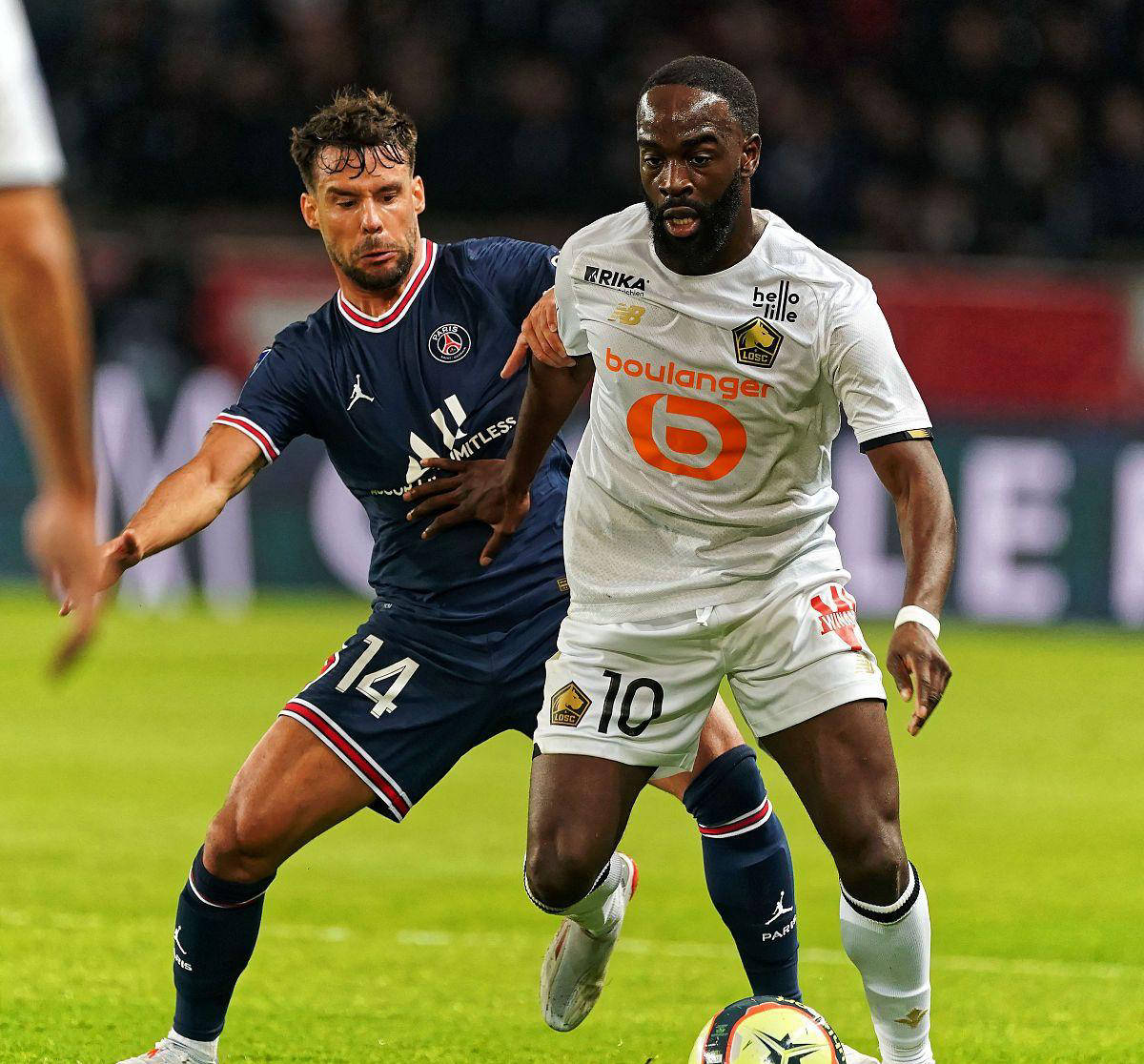 关于巴黎圣日耳曼后卫神勇救险,助球队成功保级,需要.的信息 关于巴黎圣日耳曼后卫神勇救险,助球队成功保级,需要.的信息