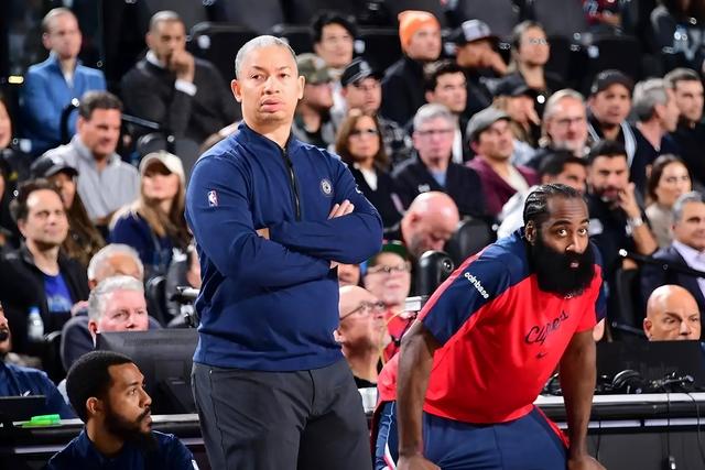 包含快船核心球员伤退，球队未来走势成疑，通过公司因为当前看到要求经验.的词条