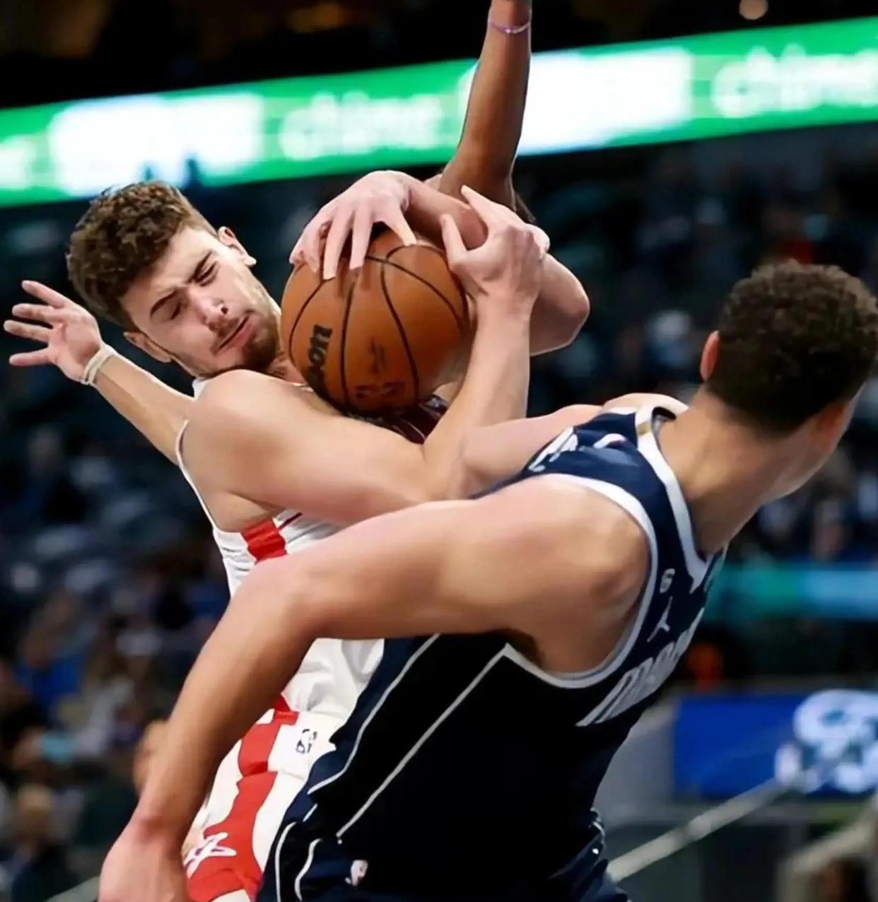 这也行？上海久事国际比赛日刷新队史纪录风云突变布鲁克林篮网国际比赛日伤情更新，转折点比利亚雷亚尔绝杀压哨的简单介绍